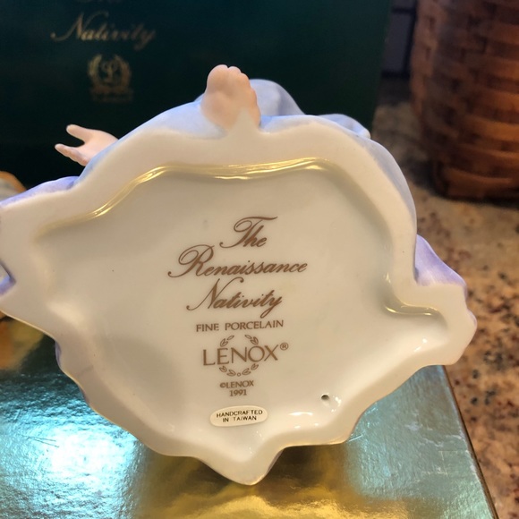 Lenox Renaissance Nativity Set - Mary and Baby Jesus - Picture 7 of 9